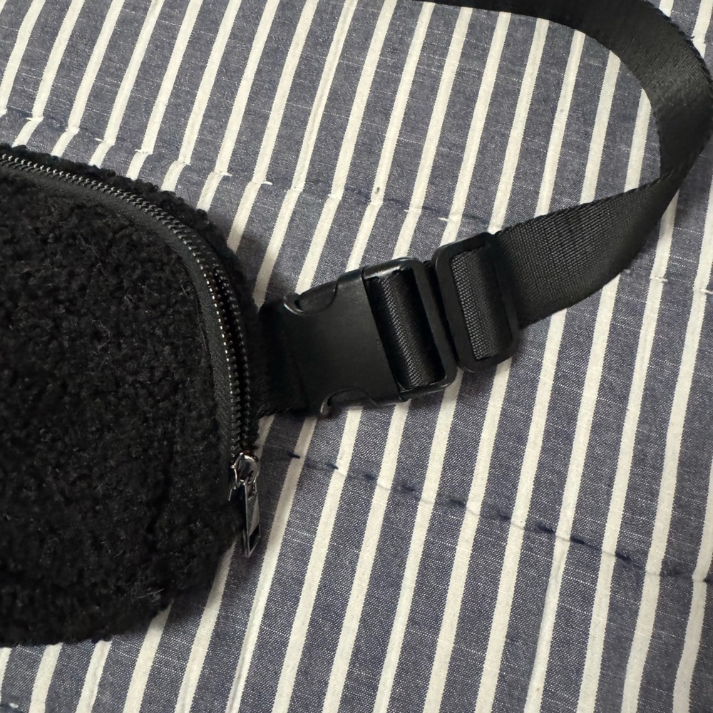 Fuzzy Fanny pack. Off brand